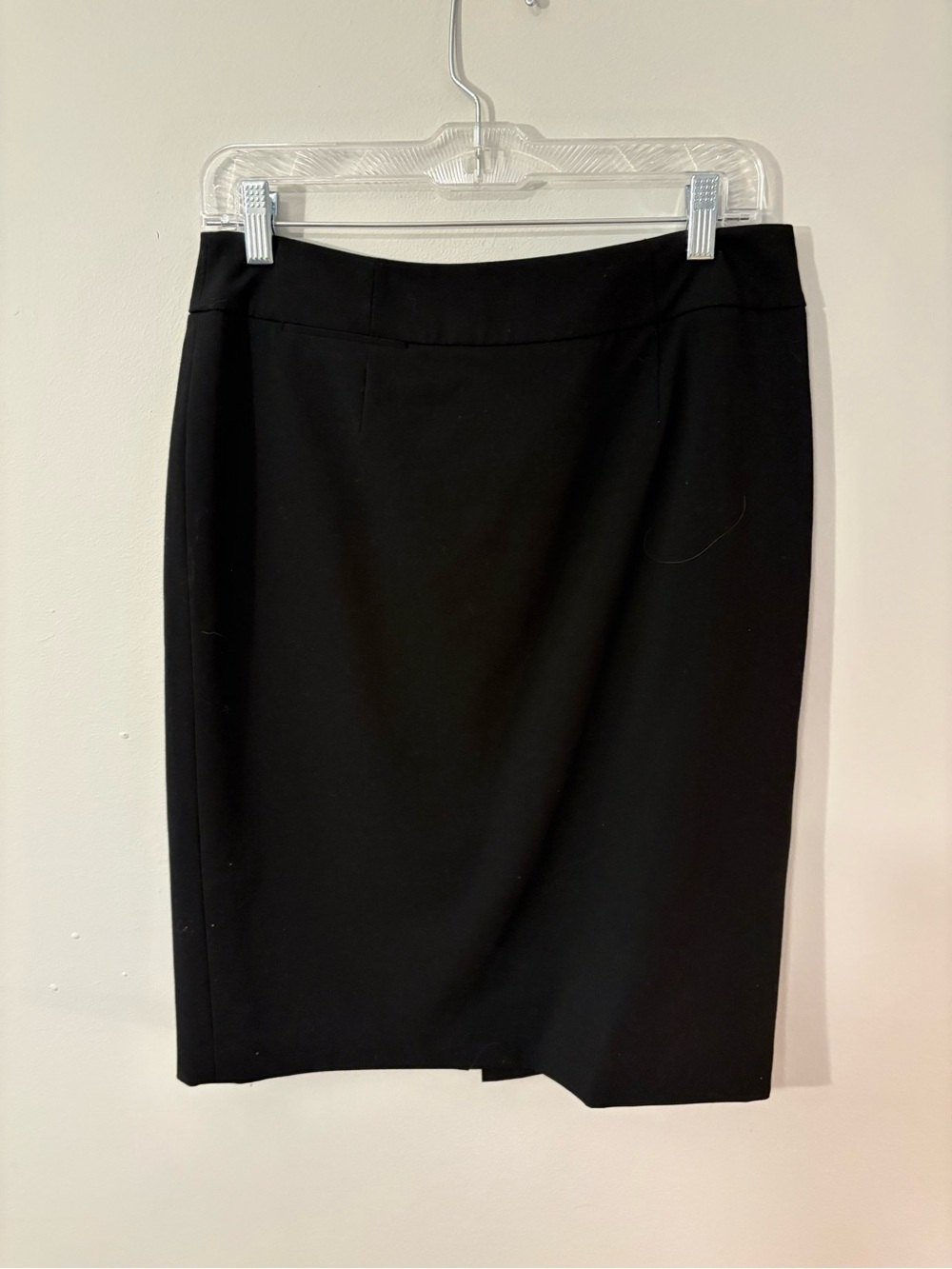 Calvin Klein Black Pencil Skirt — Size 6 🖤